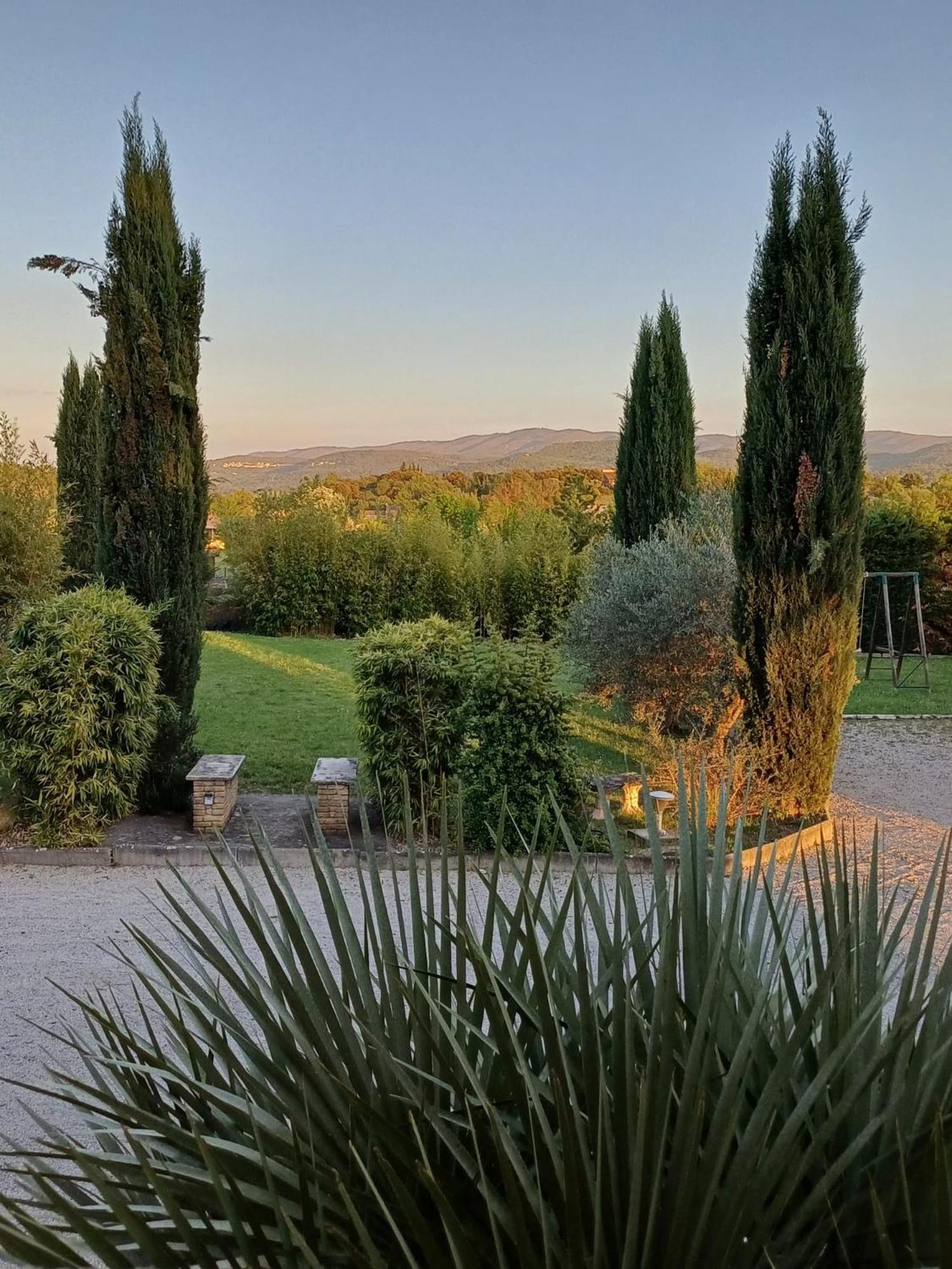 Family First Villa Gargas  Bagian luar foto